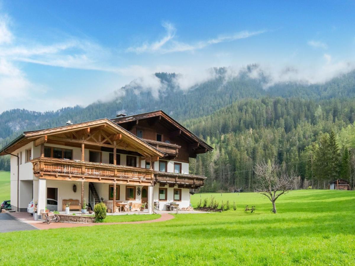Apartment In Saalfelden Am Steinernen Meer Exterior foto